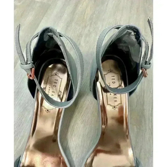 NEW‎ Women's Ted Baker London Sheah gray Block Heel Leather Sandals  Sz 39.5 - Picture 4 of 9